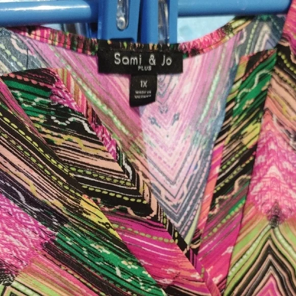 Sami & Jo Pink Sleeveless Blouse with Chevron Pattern - Picture 4 of 13